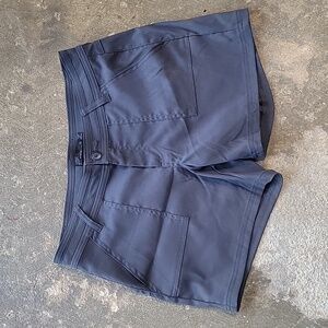 NWOT Prana Halle Short II 5inch Inseam CHARCOAL Size 10